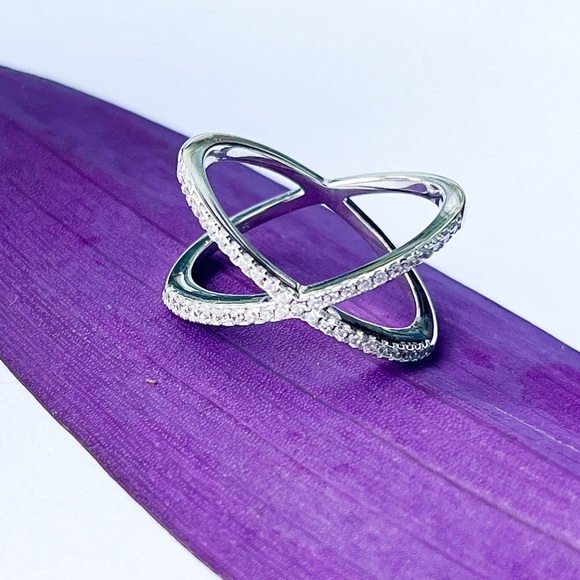 NWOT Solid Sterling Silver Overlapping X CZ Ring - Picture 5 of 16